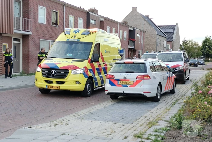 Straat afgezet na melding steekpartij