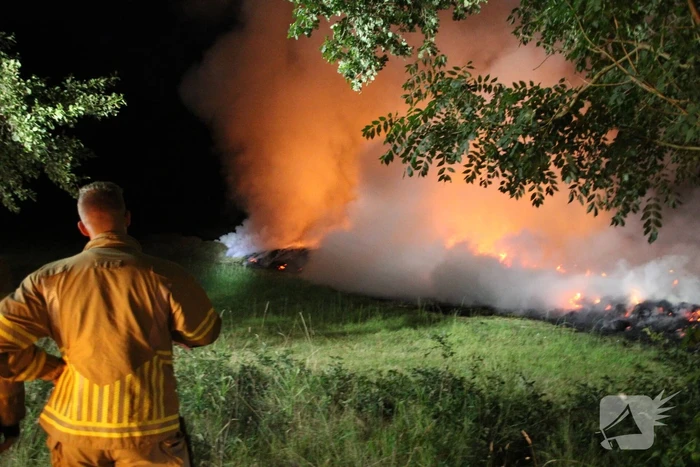 Hevige brand op akker