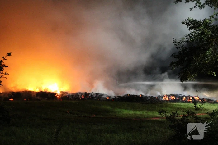 Hevige brand op akker