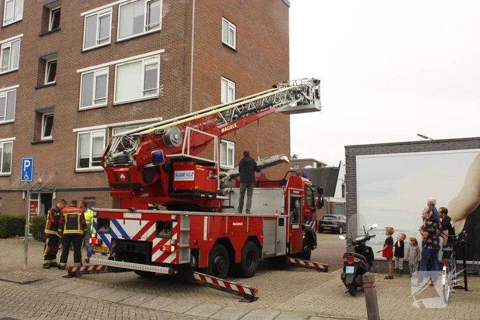 Traumahelikopter landt op speelveld