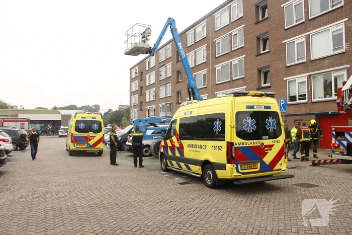 Traumahelikopter landt op speelveld