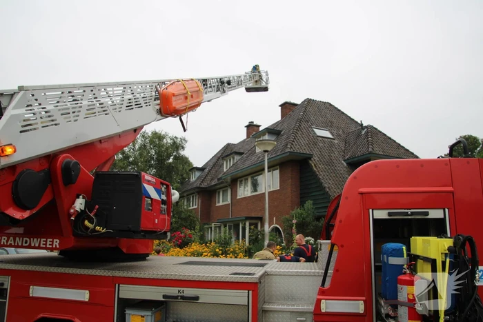 Brand in schoorsteen van woning