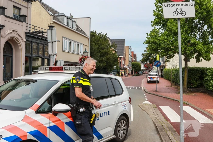 Straat afgezet voor verward persoon