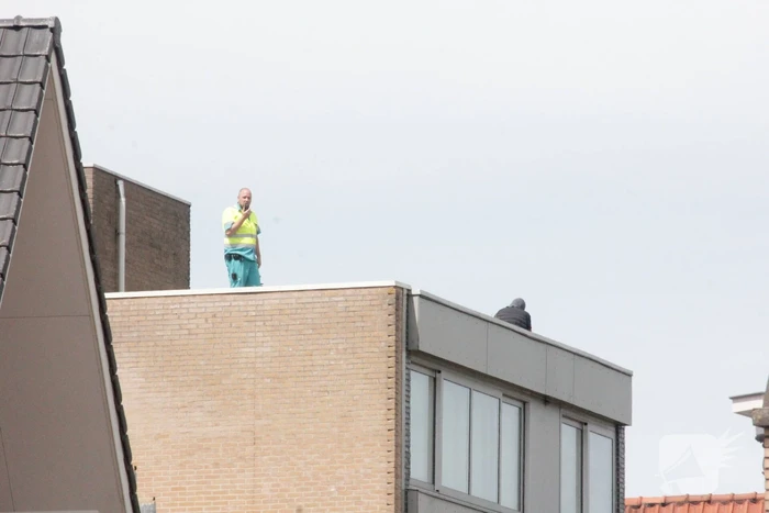 Straat afgezet voor verward persoon