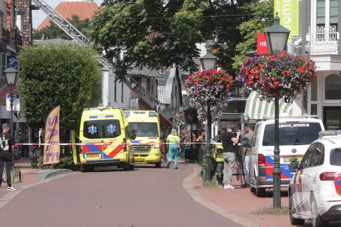 Straat afgezet voor verward persoon