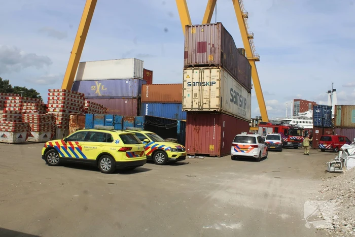 Persoon ernstig gewond na val van hoogte