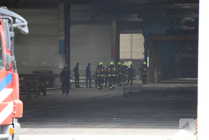 Brand in loods snel onder controle