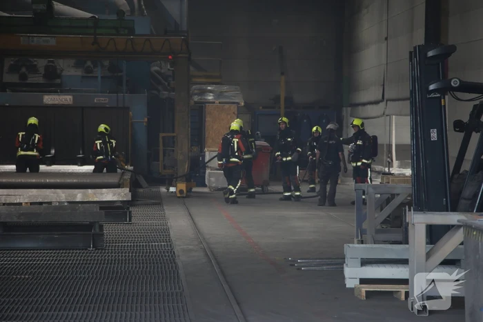 Brand in loods snel onder controle