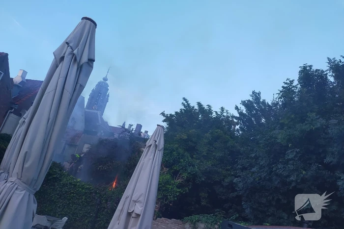 Brand in bosschage bij stadswoning
