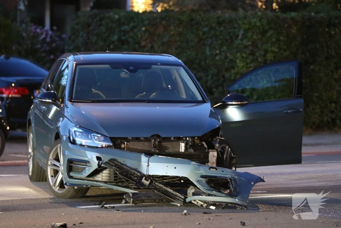 Gewonden bij frontale botsing auto's