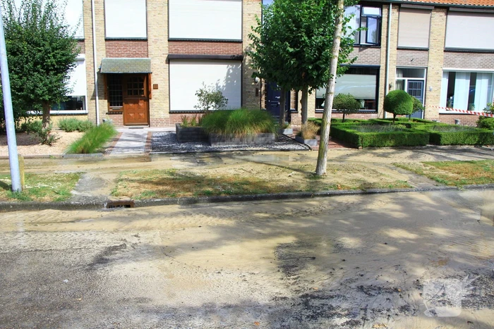 Gesprongen waterleiding zorgt voor waterballet