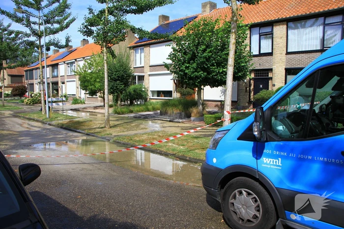Gesprongen waterleiding zorgt voor waterballet