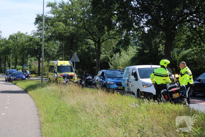 Motorrijder gewond bij botsing met auto