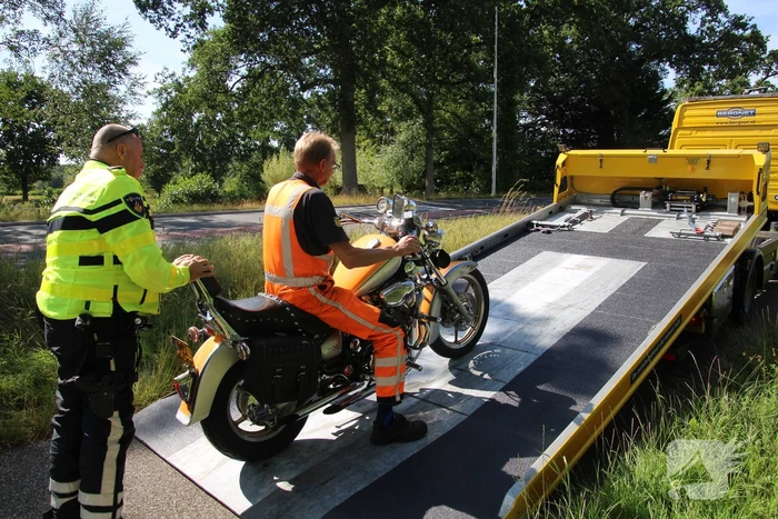 Motorrijder gewond bij botsing met auto