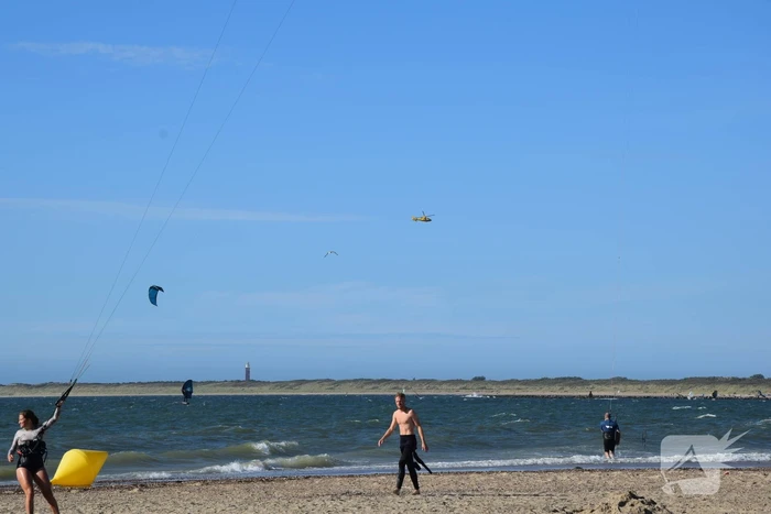 Surfers in problemen geraakt op zee