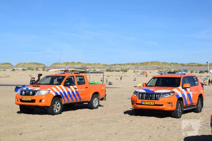 Surfers in problemen geraakt op zee