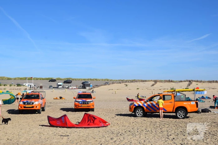 Surfers in problemen geraakt op zee