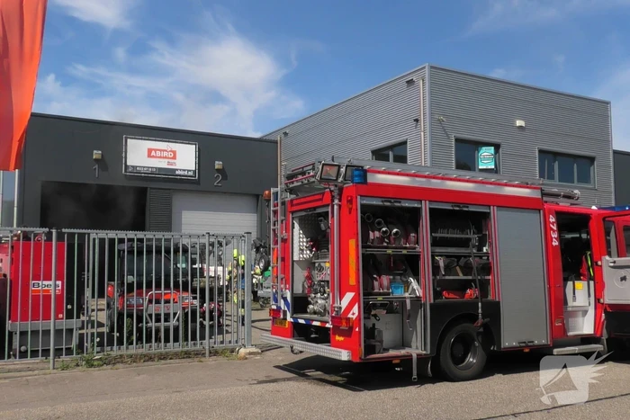 Brand in loods van verhuurbedrijf Abird