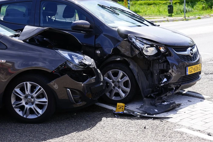Schade bij aanrijding op kruising