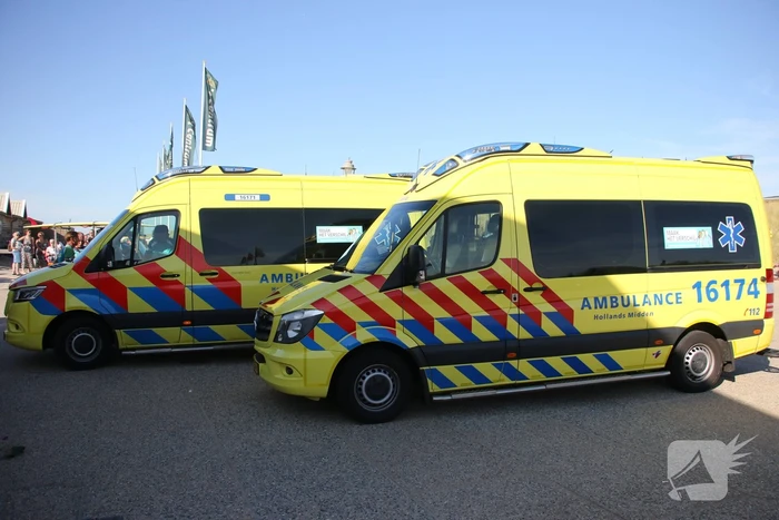 Twee drenkelingen uit zee gehaald