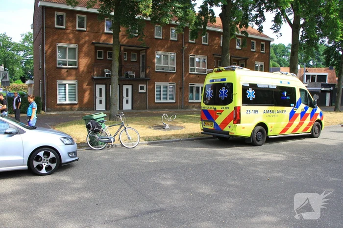 Fietser belandt op voorruit van auto bij aanrijding