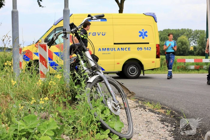 Fietser gewond bij botsing met personenauto