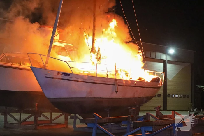 Wederom brand in boot bij jachthaven 't Huizerhoofd