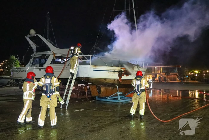 Wederom brand in boot bij jachthaven 't Huizerhoofd