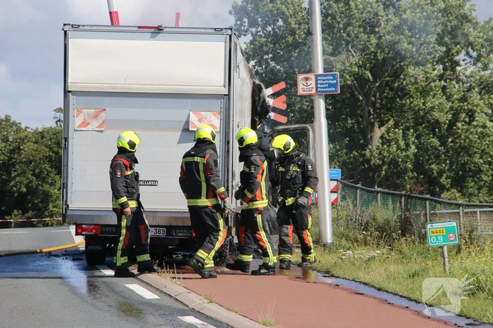 Bakwagen vanwege brand beschadigd