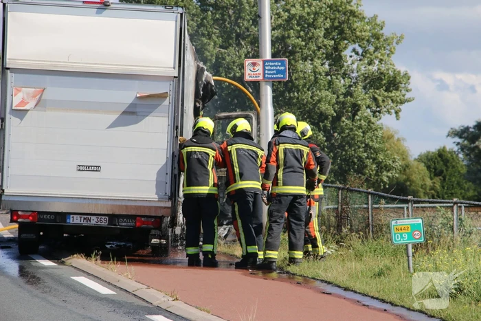 Bakwagen vanwege brand beschadigd