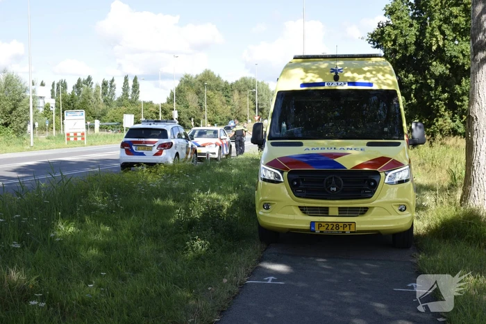Wielrenner gewond na val door slecht wegdek
