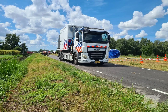 Zwaargewonde en dode na frontale aanrijding