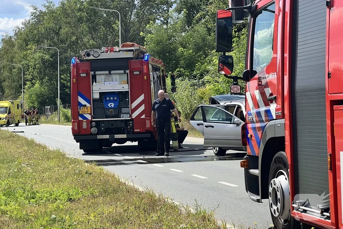 Meerder personenwagens berokken bij botsing
