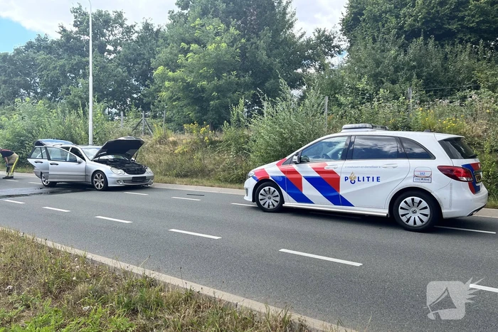 Meerder personenwagens berokken bij botsing