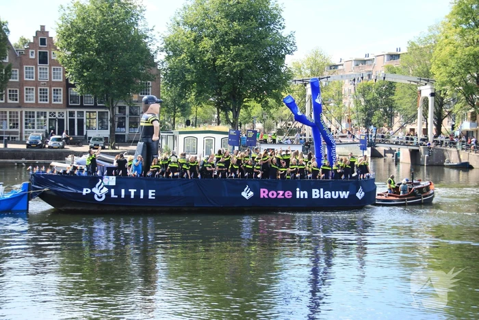 Gezellige drukte tijden Gay Pride 2022