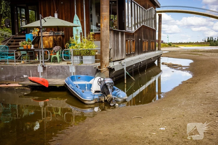 Laag waterpeil de Waal trekt veel bekijks