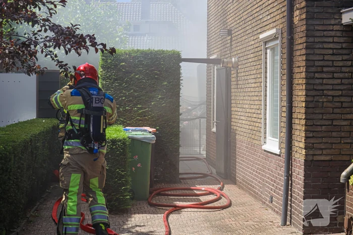 Schuur verwoest door uitslaande brand