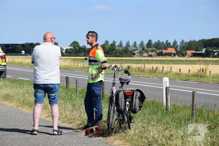 Automobilist vlucht na botsing met fietser