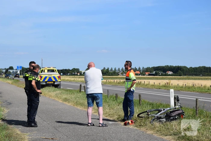 Automobilist vlucht na botsing met fietser