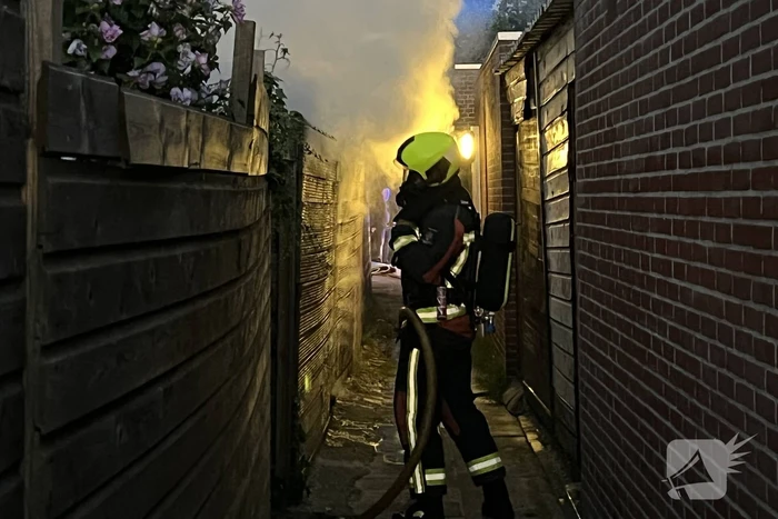 Schuur verwoest door uitslaande brand