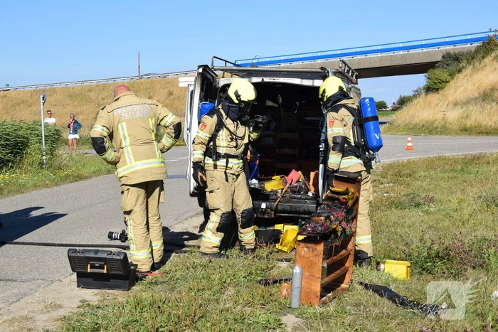 Brand in laadruimte van bestelbus
