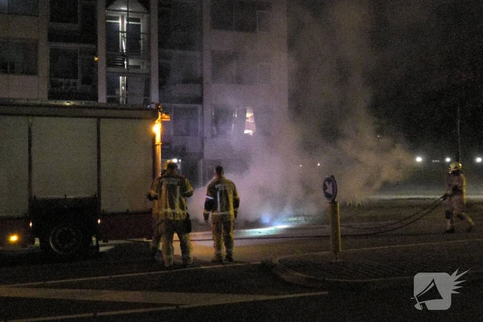 Auto zwaar beschadigd vanwege brand