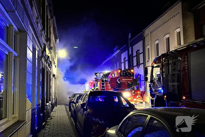 Veel rookontwikkeling bij brand in woning