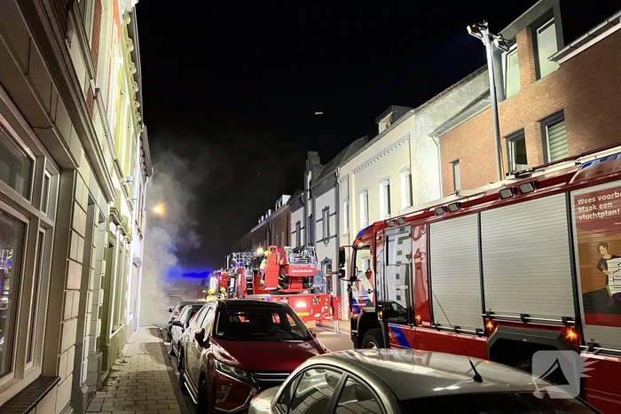 Veel rookontwikkeling bij brand in woning
