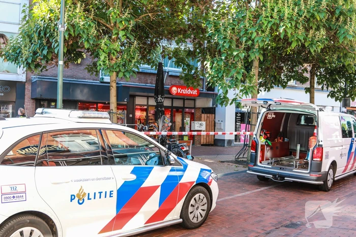 Donkere verdachte gezocht naar overval op Kruidvat