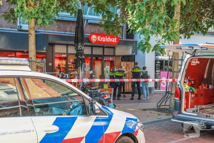 Donkere verdachte gezocht naar overval op Kruidvat