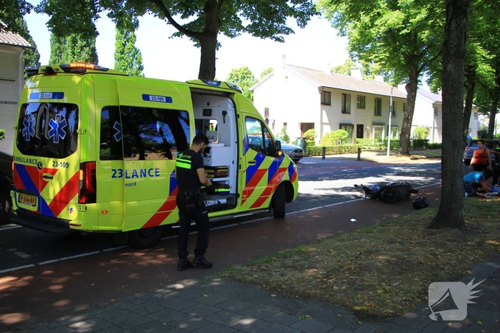 Scooterrijder en opzittende gewond bij ongeval