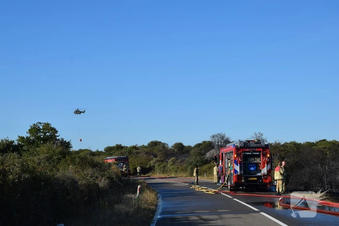 Brandweer massaal ingezet bij grote duinbrand