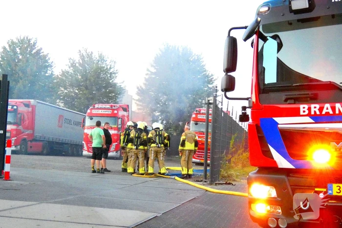 Brand in trailer van vrachtwagen
