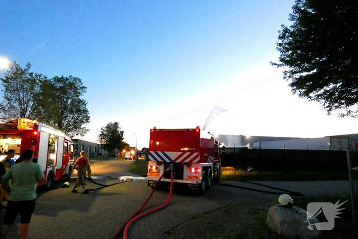 Brand in trailer van vrachtwagen